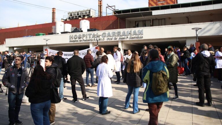 Los médicos residentes del Hospital Garrahan ratificaron el paro a pesar del pedido del Gobierno