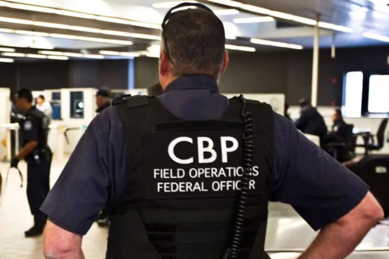 Cómo es el cuartito de la CBP: el lugar temido por aquellos que pasan por migraciones a EE.UU.