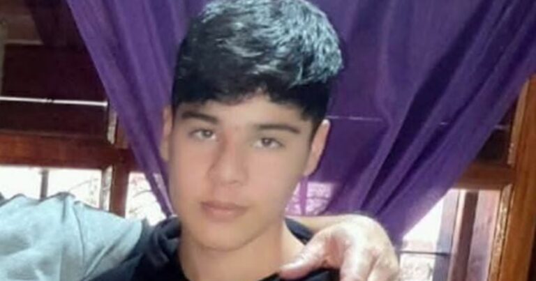 Un chico de 17 años fue asesinado al defender a su madre de un robo en La Matanza: «Lo mataron como un perro»