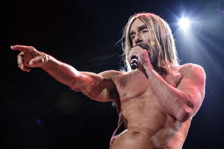 Iggy Pop: del frontman que le devolvió el salvajismo al rock al hombre perdidamente enamorado de una morocha argentina