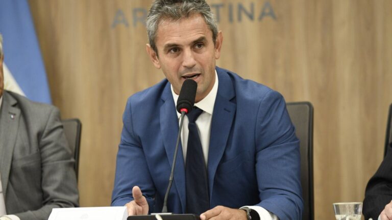 Martín Menem quiso cuestionar a Axel Kicillof, pero se comió una fake news