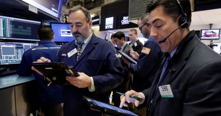 Caen los bonos y el riesgo país sube a 569 puntos