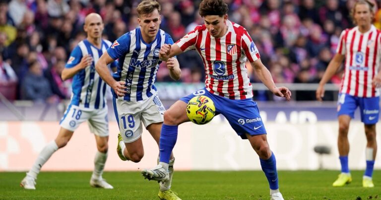 Gol del Atlético, que le gana al Alavés con Almada, Giuliano y Julián