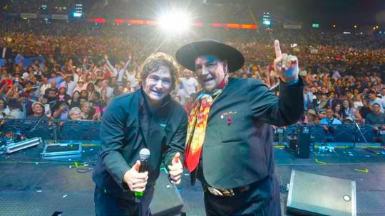 Jesús María: Javier Milei fue recibido como un «rock star» en medio del festival más gaucho del todo el país