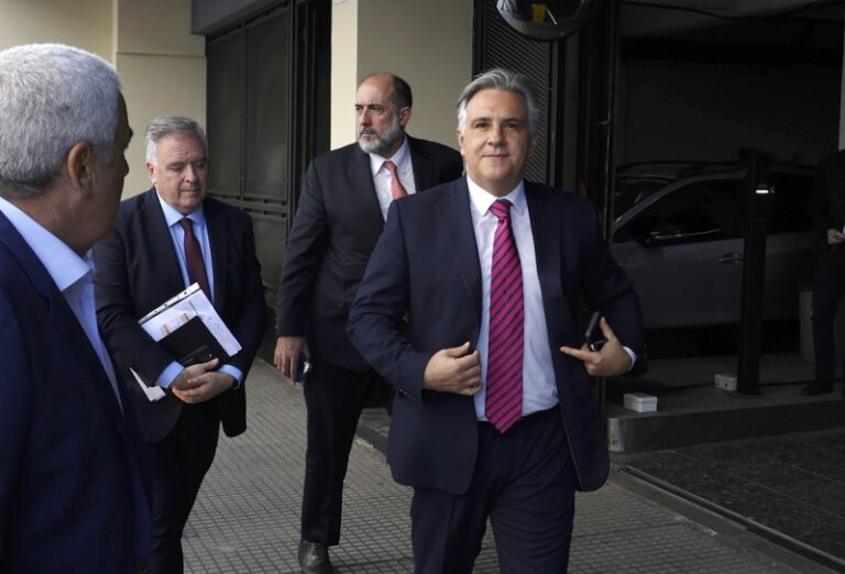 Llaryora suspendió la reunión con la CGT y se desarma la cumbre de gobernadores del CFI