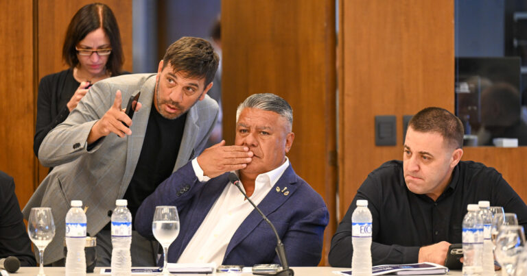 Apriete de la AFA: el entramado detrás del paro en el fútbol que impulsan los dirigentes por las denuncias de corrupción contra Tapia y Toviggino