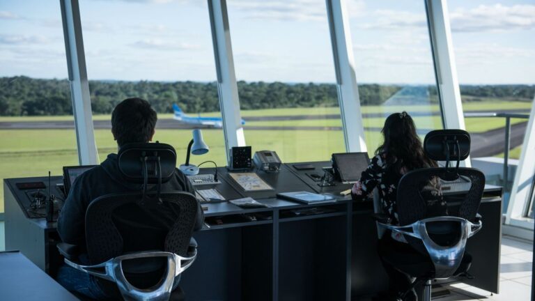 Paro de controladores aéreos hoy: a qué vuelos afectan y hasta cuando durarán las medidas de fuerza