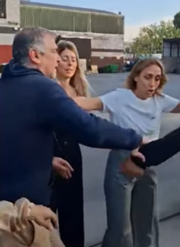 Arietto hizo de patovica en la puerta de Lustramax para impedir el ingreso de un trabajador