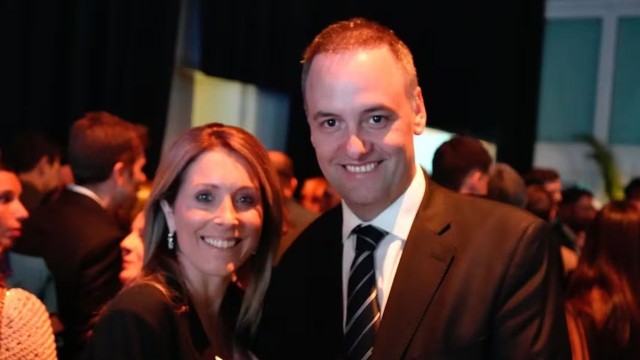 «Costo marginal»: crece la polémica por el polémico viaje de Manuel Adorni